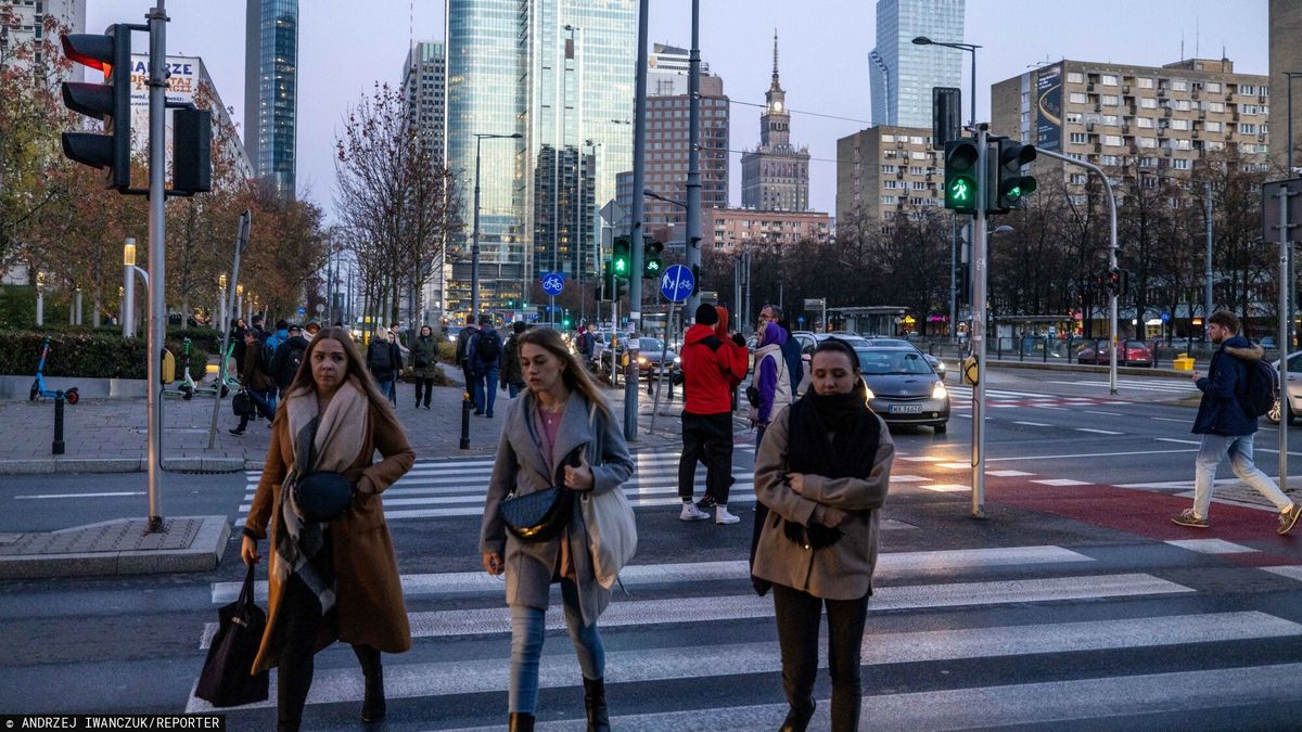 reporter_baza_2022-11
10.11.2022 Warszawa Skrzyzowanie ulic Zelaznej i Prostej, w tle wiezowiec Rondo 1, PKiN
fot. Andrzej Iwanczuk/REPORTER
Andrzej Iwanczuk/REPORTER