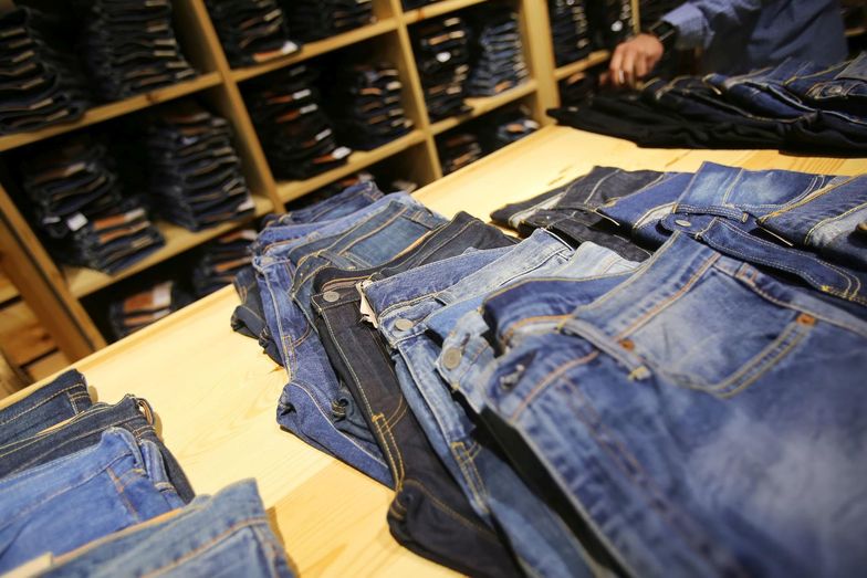 Import dżinsów do USA przegrywa z odzieżą dresową.