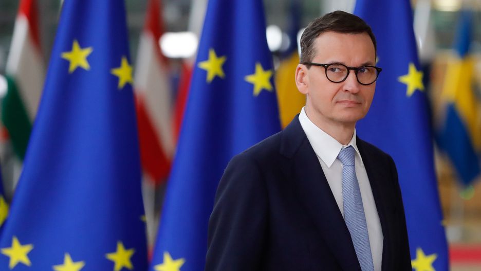 Polish Prime Minister Mateusz Morawiecki arrives at the second day of a EU Summit in Brussels, Belgium, 24 June 2022. The latest developments concerning cost-of-living, raging inflation and energy war waged by Russia are topping the agenda when EU member states leaders meet for a European Council meeting. EPA/STEPHANIE LECOCQ Dostawca: PAP/EPA.