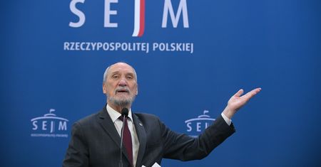 Immunitet Macierewicza. Prokuratura bada sprawę znieważenia kierownictwa SKW