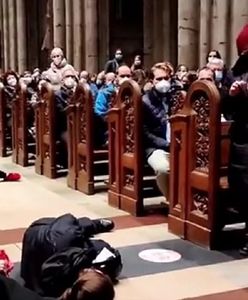 Protest w niemieckim kościele. Ludzie zaczęli padać na ziemię