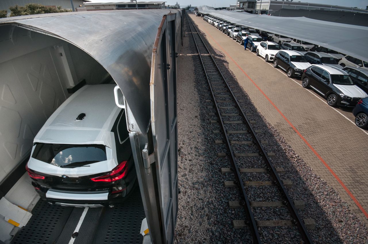 BMW i Audi wstrzymują transport koleją do Chin z powodu wojny w Ukrainie