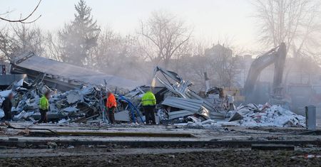 Najpierw zburzyli warsztat, potem myjnię, a teraz budynek stacji paliw. Deweloper szykuje teren do dużej inwestycji [ZDJĘCIA]