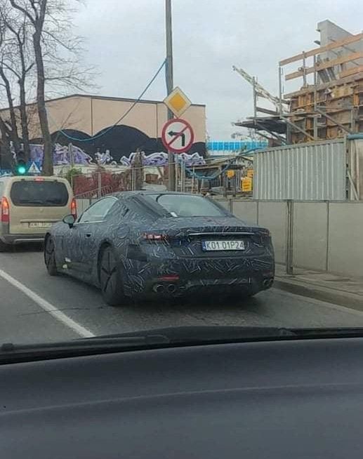 Zamaskowane Maserati GranTurismo na ulicach Krakowa