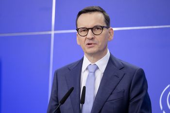 Morawiecki niezadowolony z pytania dziennikarza. "Może pan nie wie"