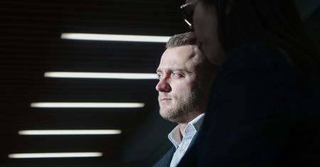 Edgar Kobos "sypie jak złoto". Marszałek o aferze wizowej