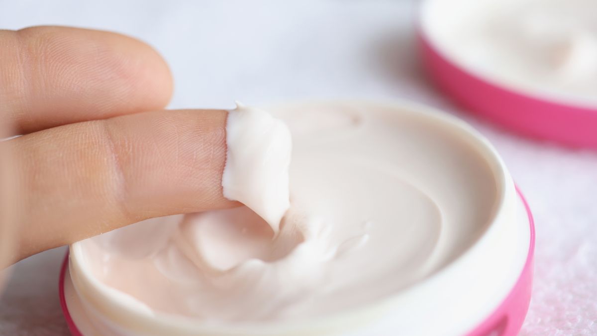 Rezorcynę można znaleźć w kosmetykach do pielęgnacji skóry trądzikowej