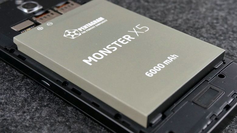 Jak długo pracuje smartfon z absurdalnie dużą baterią? 1