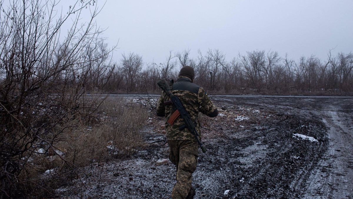 Military mobility of Ukrainian soldiers continues in Chasiv Yar
CHASIV YAR, UKRAINE - JANUARY 17: A Ukrainian soldier, nicknamed 'Terminator', searches for a lost drone as 112th brigade of 244th battalion from Ukrainian army operates surveillance and FPV drone attacks against Russians defending their positions in the horizon in Chasiv Yar, Ukraine on January 17, 2025. Andre Luis Alves / Anadolu/ABACAPRESS.COM 
Dostawca: PAP/Abaca
AA/ABACA
112th brigade, 2025, 244th battalion, camouflage, Chasiv Yar, FPV drone, FPV drone attacks, January, military mobility, operates, Positions, soldier, surveillance, Ukraine, Ukrainian army, Ukrainian military, Ukrainian soldiers