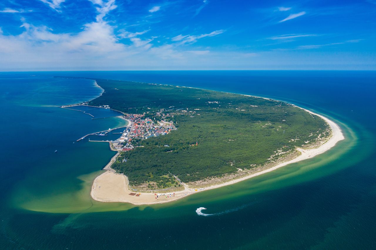 Długi weekend czerwcowy. Półwysep Helski czy Kaszuby? Sprawdzamy, gdzie taniej