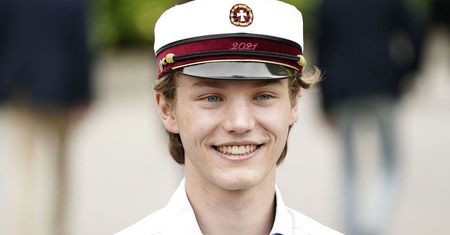 Duński książę Feliks wytrzymał w szkole wojskowej zaledwie dwa miesiące. Potem został modelem