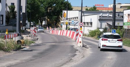 Wahadło na ul. Zamojskiej przy Biedronce i zakaz wjazdu osobówek. Przebudowa al. Unii Lubelskiej wkracza w nowy etap