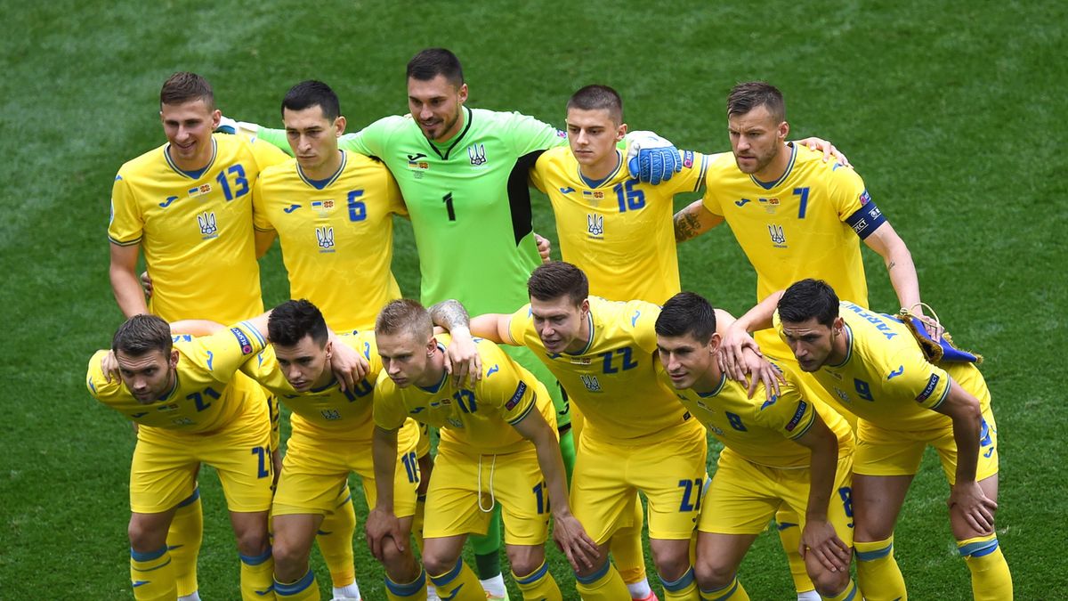 PAP/EPA / Mihai Barbu / Na zdjęciu: piłkarze reprezentacji Ukrainy
