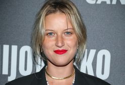 Czerwona szminka pasuje każdej kobiecie. Znajdź swój odcień, idąc tropem gwiazd