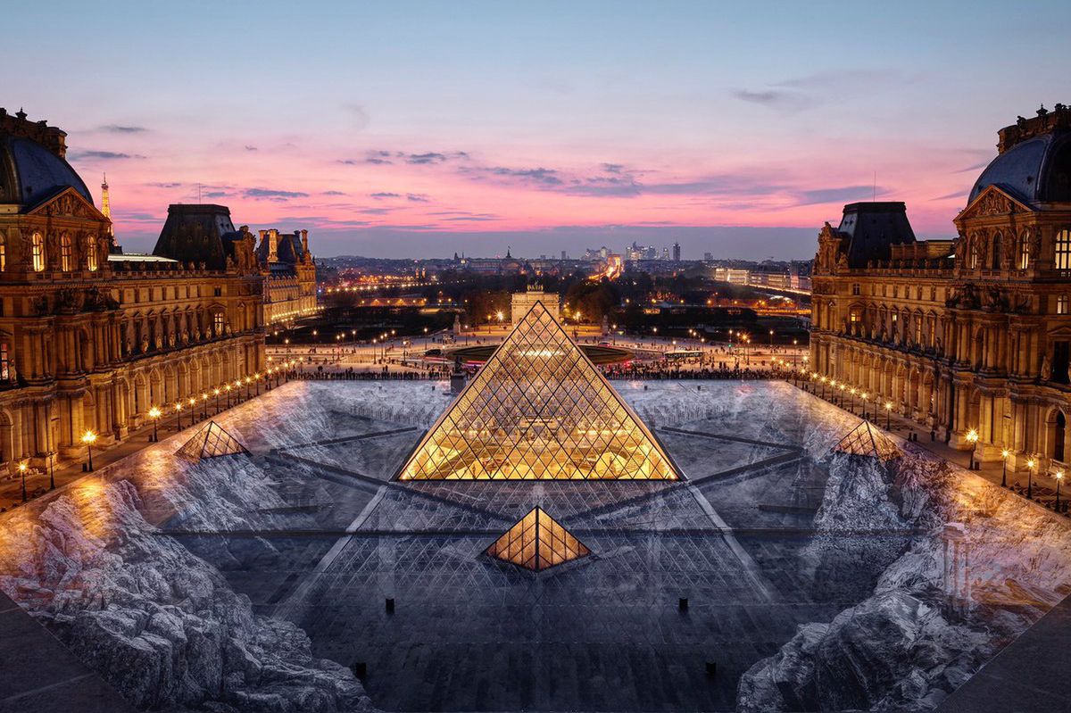 30-lecie piramidy Luwru. Zobacz piękną instalację na dziedzińcu pałacu