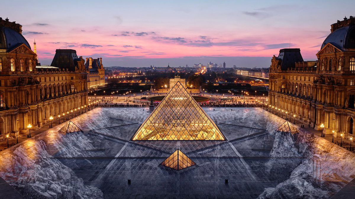 30-lecie piramidy Luwru. Zobacz piękną instalację na dziedzińcu pałacu 1