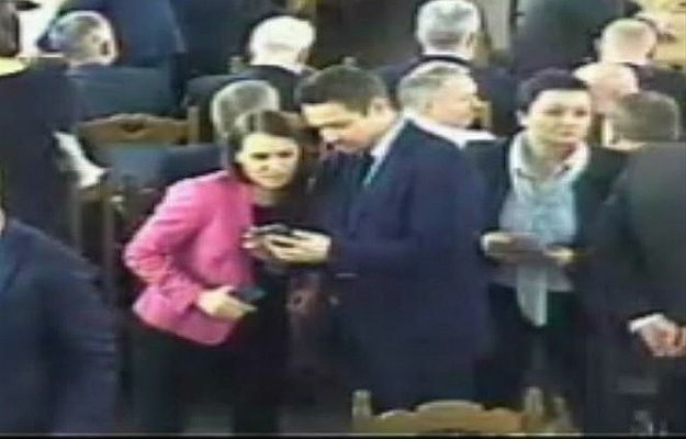Sejm ujawnił nagranie z Sali Kolumnowej. Opozycji nie wpuszczono na posiedzenie? Na filmiku widać co innego