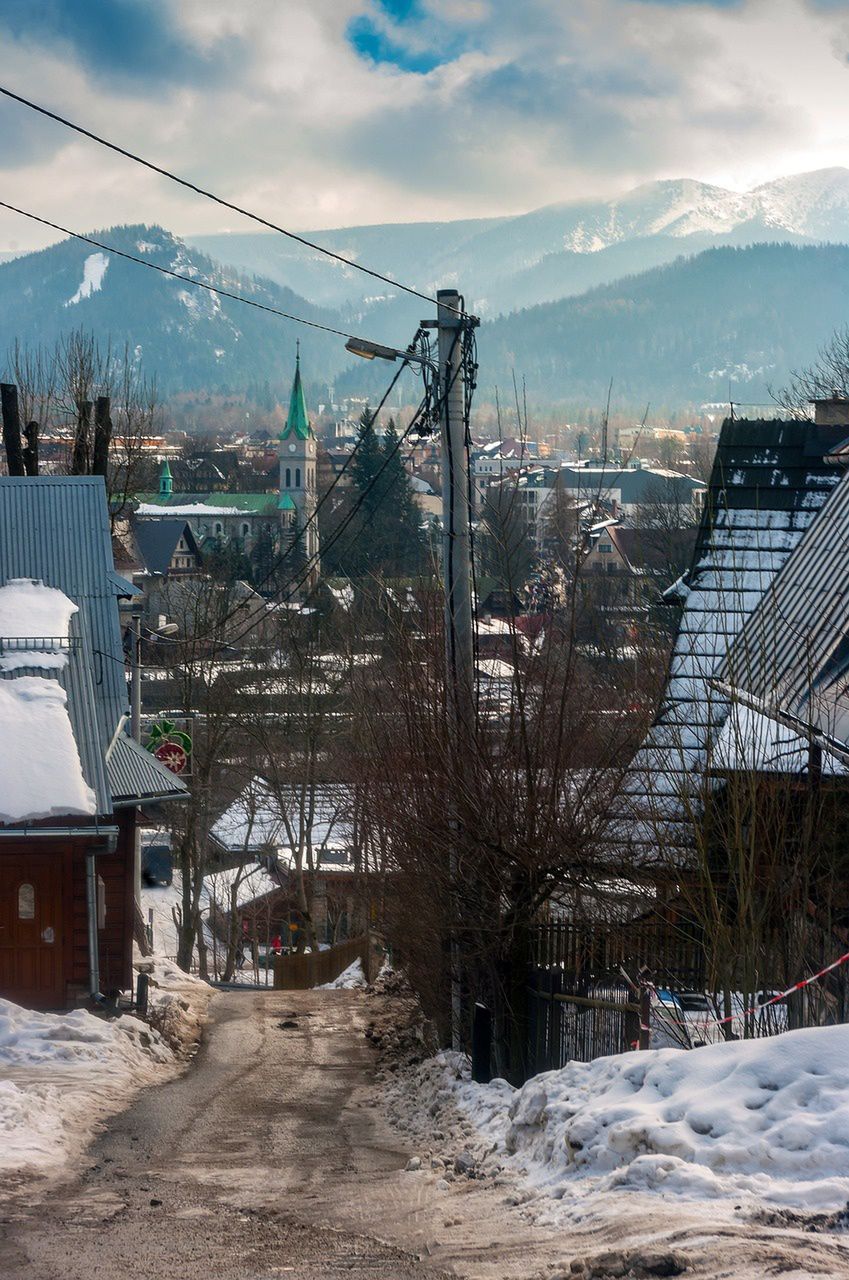 Awantura wokół znanego góralskiego rodu. Został radnym, by "chronić Zakopane", dziś sam chce budować kamienicę na potoku