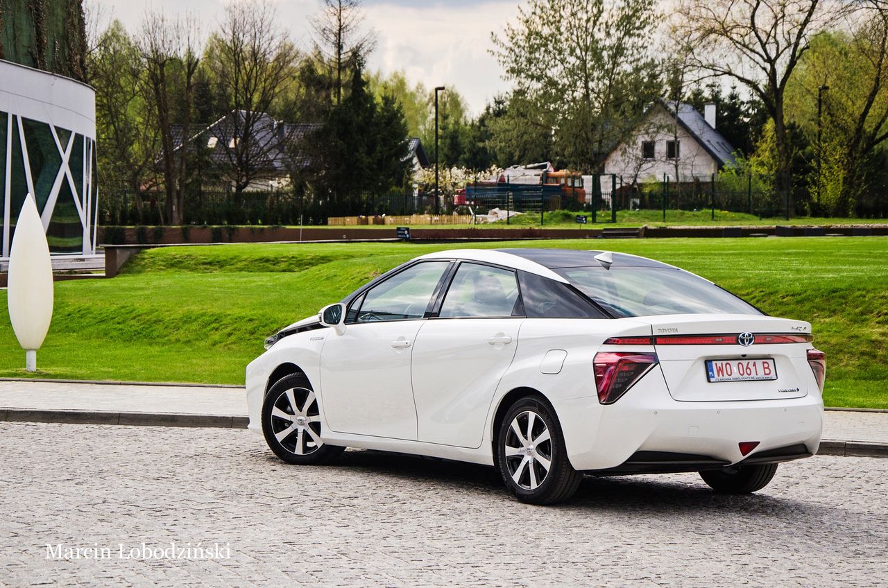 Nie bójmy się o przyszłość motoryzacji - jest nią Toyota Mirai