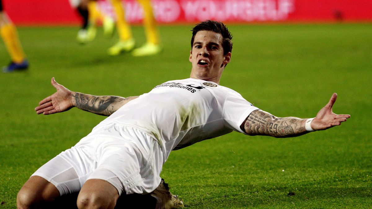 PAP/EPA / Biel Alino / Na zdjęciu: Santi Mina (Valencia CF)