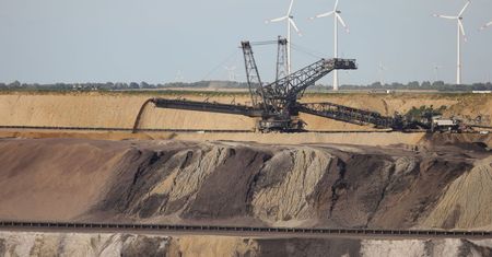 W Niemczech turbiny wiatrowe muszą ustąpić miejsca kopalni węgla