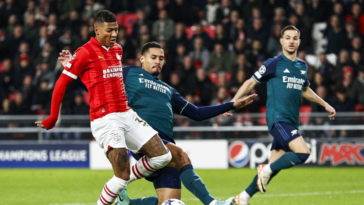 PAP/EPA / Maurice Van Steen / Mecz Ligi Mistrzów: PSV Einhoven - Arsenal FC