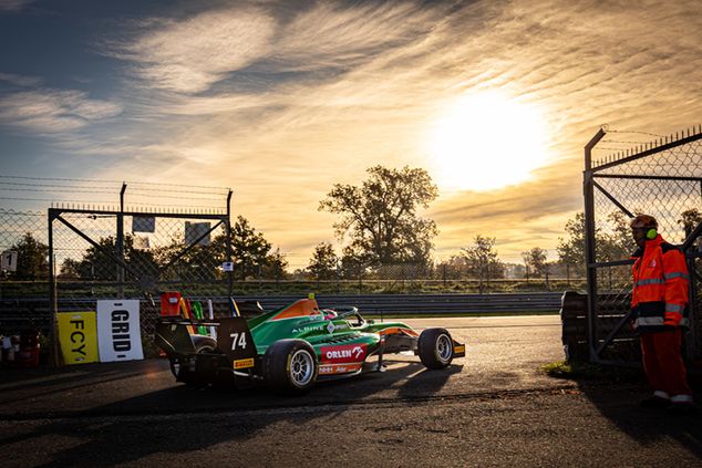 Jan Przyrowski na torze Monza (fot. Dutch Photo Agency)