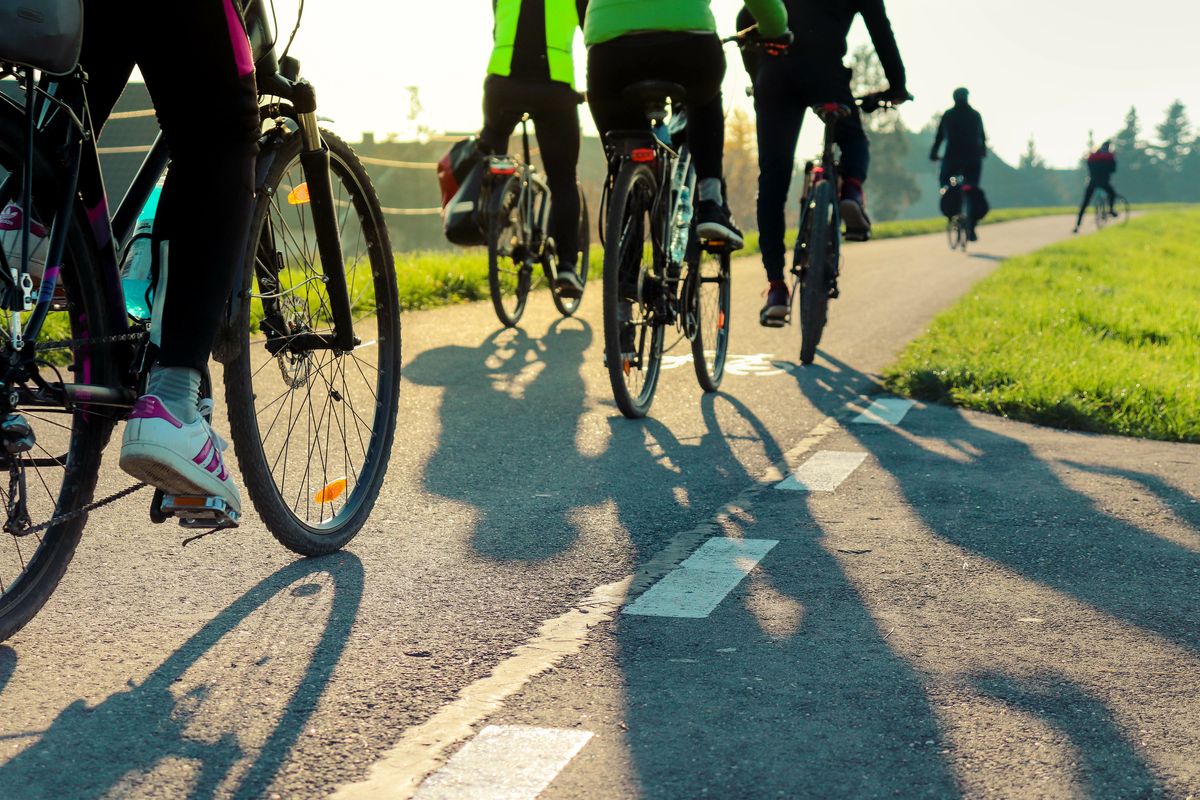 Jazda na rowerze może pomóc przy zrzucaniu zbędnych kilogramów 