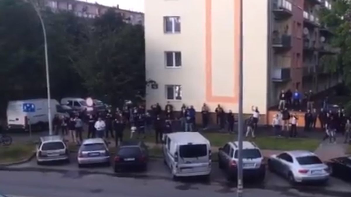 Twitter / Stal Mielec / Kibice Stali Mielec podczas meczu z Lechem