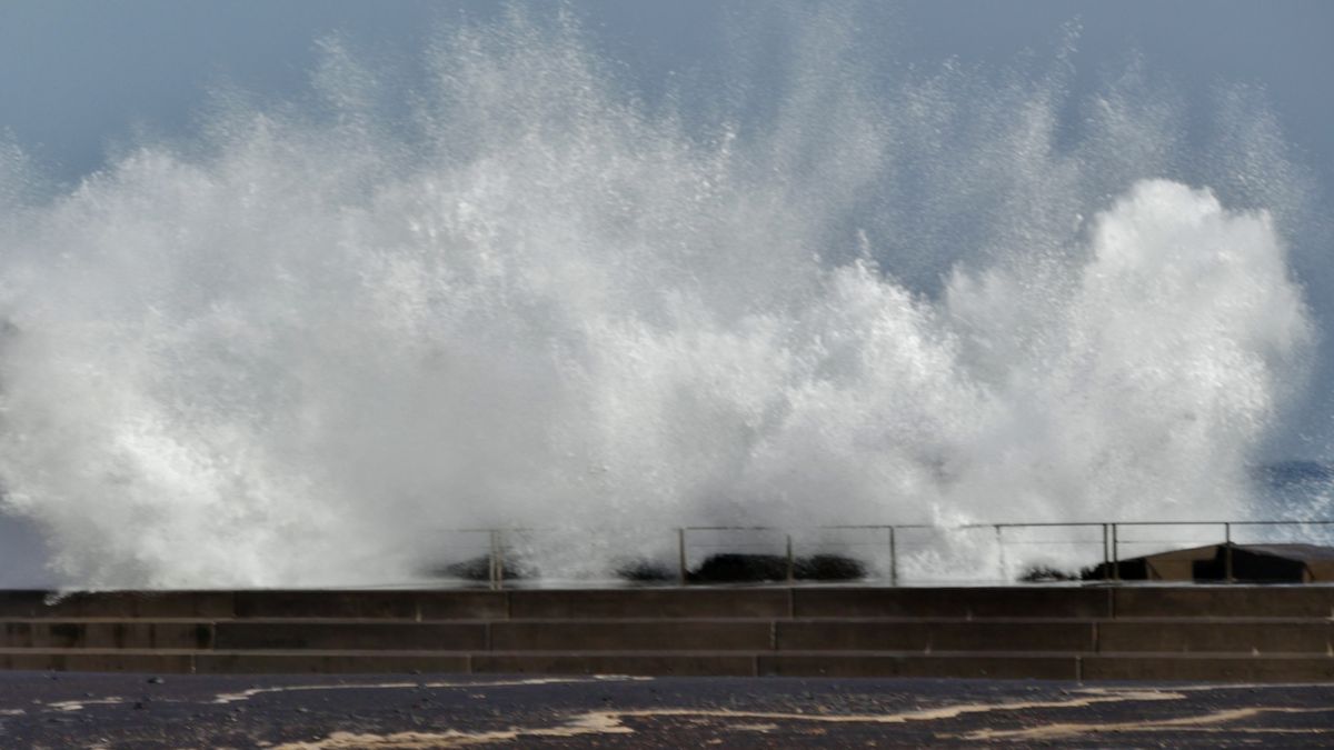 Wzburzony ocean na jednej z Wysp Kanaryjskich