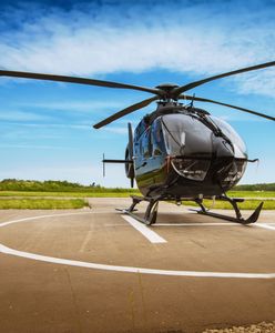 Ląduje helikopterem we wsi. Mieszkańcy protestują, właściciel tłumaczy