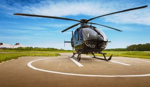 Ląduje helikopterem we wsi. Mieszkańcy protestują, właściciel tłumaczy