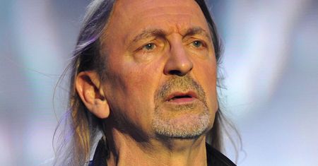 Marek Piekarczyk jest dzisiaj szczęśliwy u boku dużo młodszej żony. Ale jego przeszłość skrywa tragiczną historię