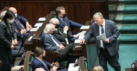 Czy PiS może odrzucić weto prezydenta? Tyle potrzebuje głosów