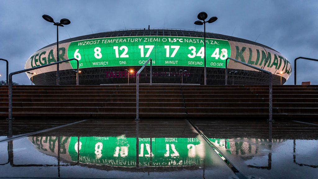 Światowy Dzień Ziemi. Najpierw Nowy Jork, teraz Kraków. Gigantyczny zegar odmierza czas do "godziny zero" 1