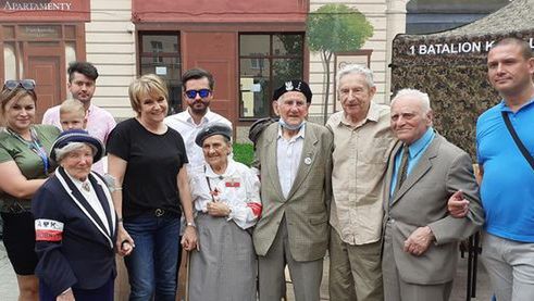 Warszawa. Powstańcy z Domu Wsparcia wyjechali w sobotę na Piknik Fundacji dla Weterana do Łodzi
