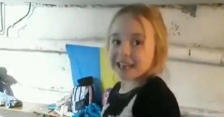 Śpiewała "Mam tę moc" w ukraińskim schronie. Jak potoczyły się losy dziewczynki?