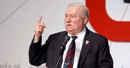 Wódka w Magdalence. Wałęsa mówi o roli braci Kaczyńskich