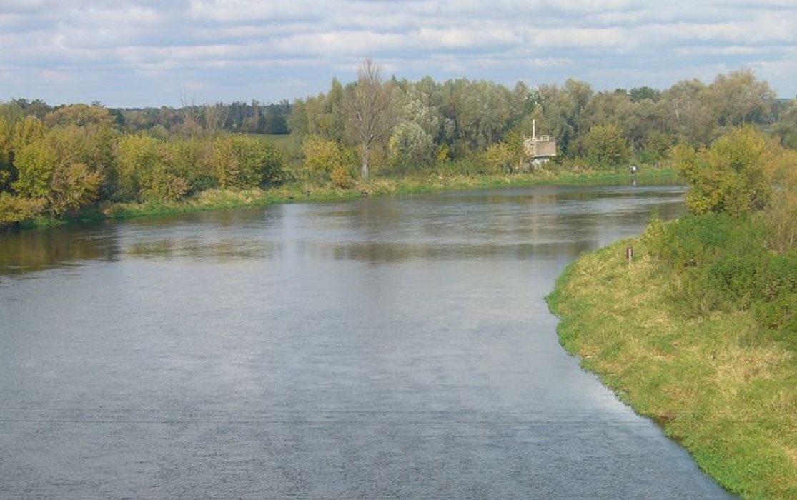 Matka skoczyła do Narwi z 6-letnią córką 