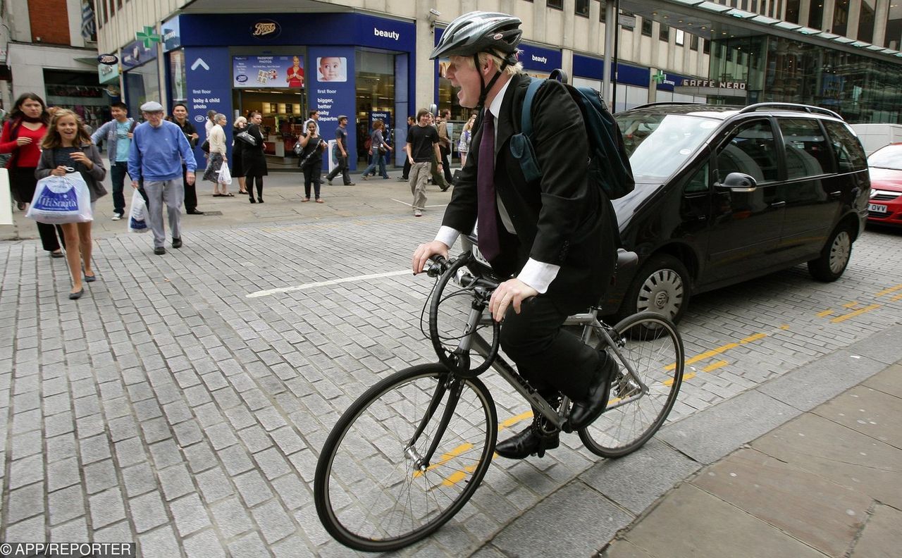 Były prezydent Londynu Boris Johnson był orędownikiem przesadzania kierowców na rowery (fot. APP/Reporter)