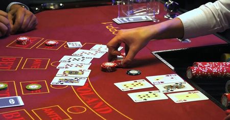 Zawodowy pokerzysta domaga się od kasyna prawie 8 mln funtów