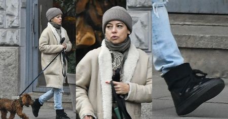 Anna Mucha bez mejkapu na spacerze z pieskiem. Pomykała w butach za prawie 1200 złotych (ZDJĘCIA)
