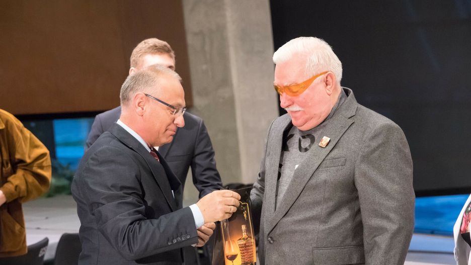 - Niestety dzisiaj obecna ekipa rządowa burzy twój dorobek - napisał w życzeniach dla Lecha Wałęsy poseł PO Jerzy Borowczak