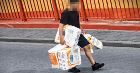 Ukradł 1800 rolek papieru toaletowego. Gorzko tego pożałuje