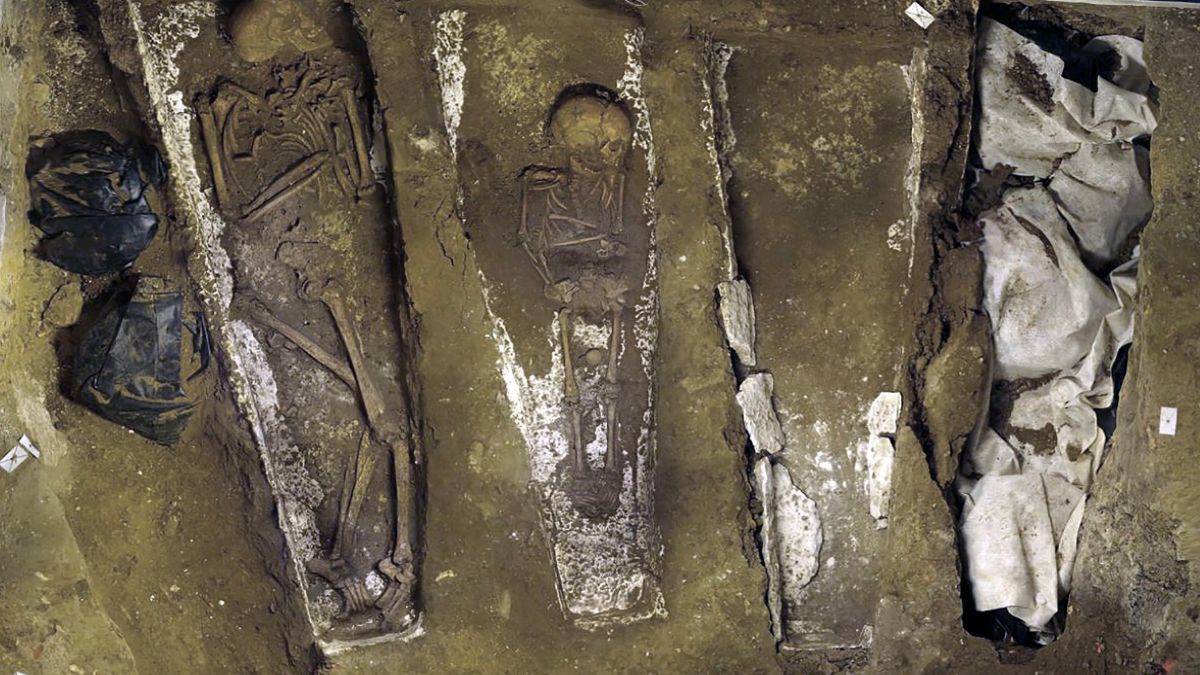 Remontował piwnicę, natknął się na grób