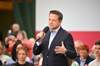 Trzaskowski uderza w PiS. "Prezes słońca nie widział"