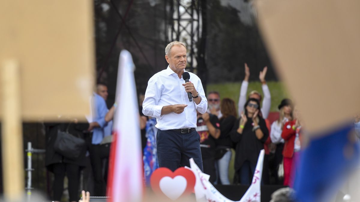Donald Tusk wielokrotnie zaczepiał podczas debaty Mateusza Morawieckiego