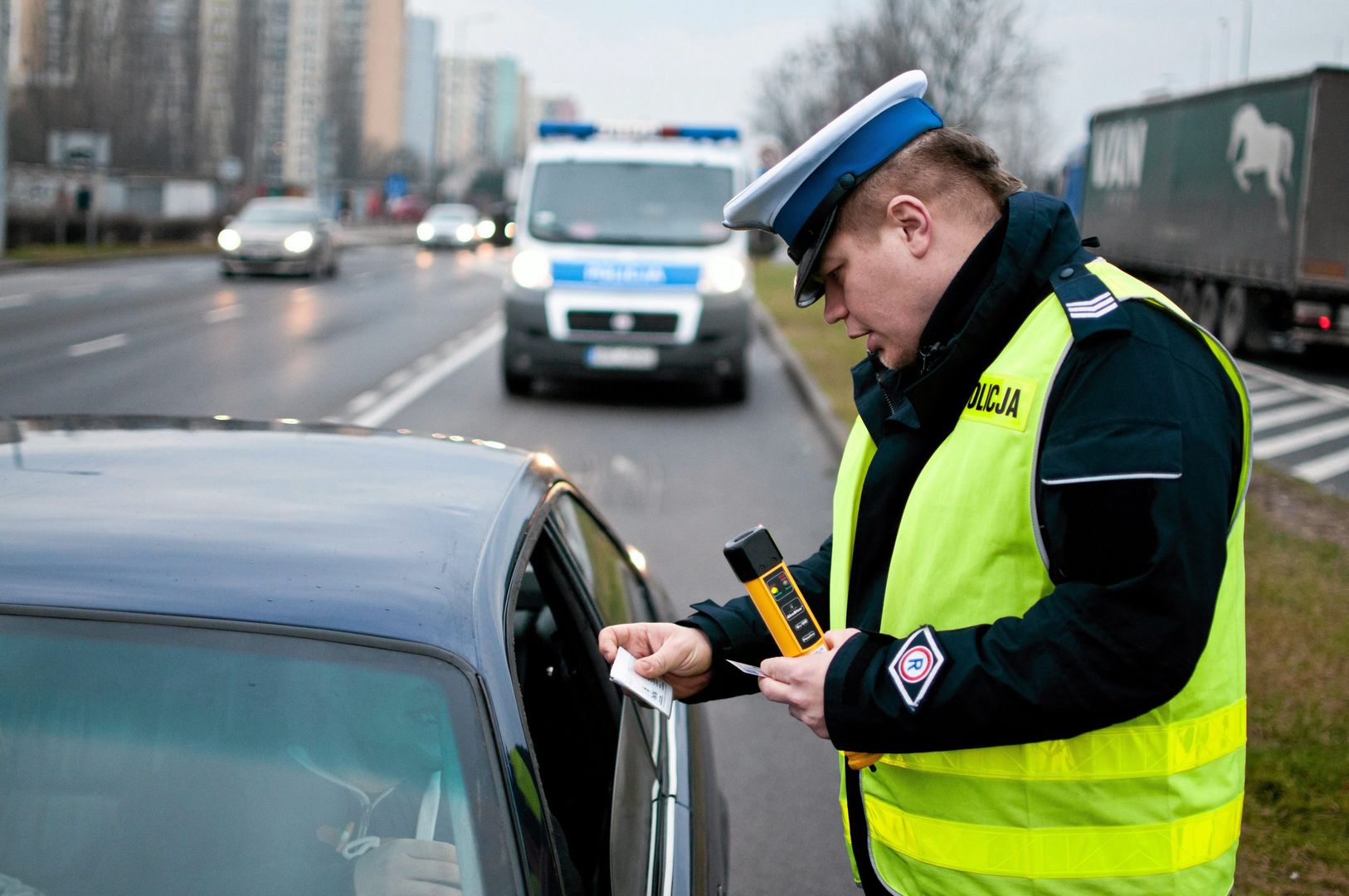 18-latka wsiadła za kierownicę po alkoholu. Gostyńska policja ku przestrodze publikuje film