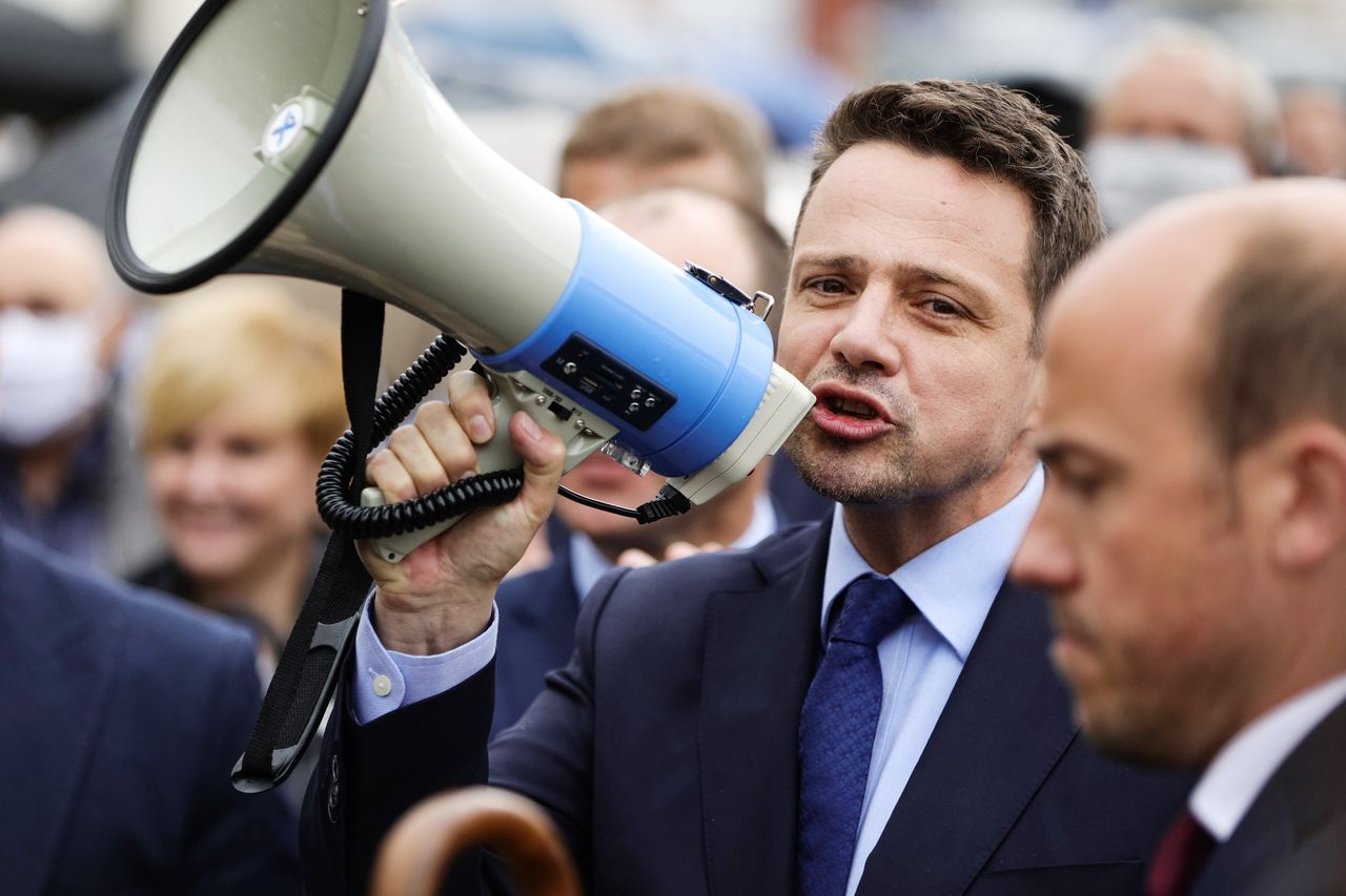 Trzy lata prezydenta Rafała Trzaskowskiego. Stowarzyszenie "Miasto Jest Nasze" ocenia, co się udało, a co wymaga jeszcze dopracowania  (Photo by Filip Radwanski/SOPA Images/LightRocket via Getty Images)