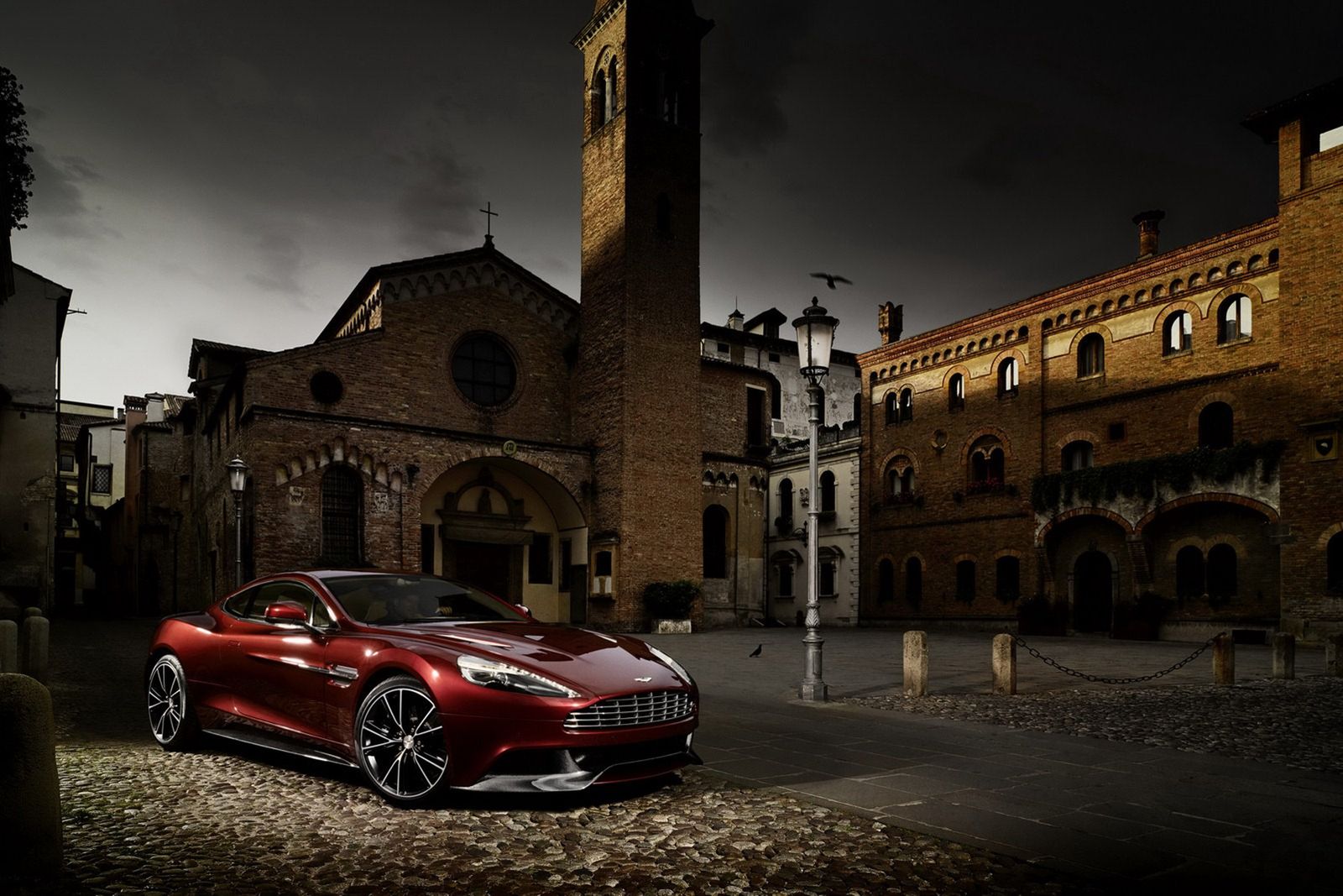 2013 Aston Martin Vanquish - uczta dla oczu [galeria] 15